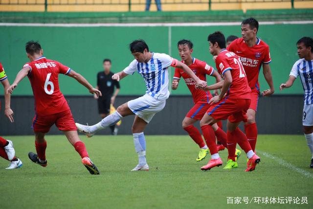 五大联赛本赛季最佳阵容 莱万搭档萨拉赫冲锋陷阵